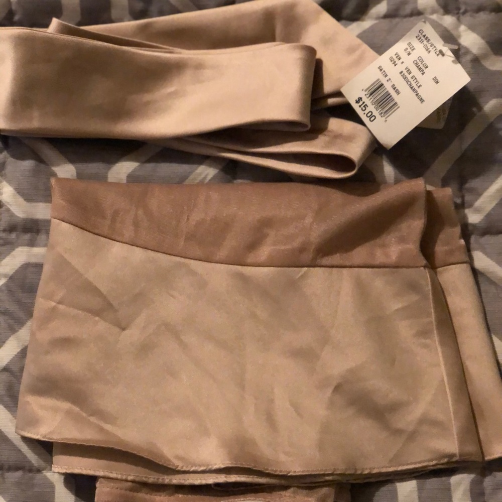 DAVID’S BRIDAL CHAMPAGNE SASH AND SLIP